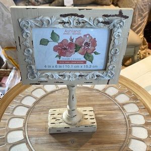 Ashland | Vertical Pedestal 4” x 6” Frame NWOT